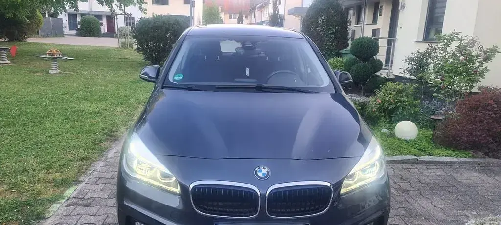 Gebraucht BMW 218 Advantage 140 PS (102 kW) 2018 Grau Kombi
