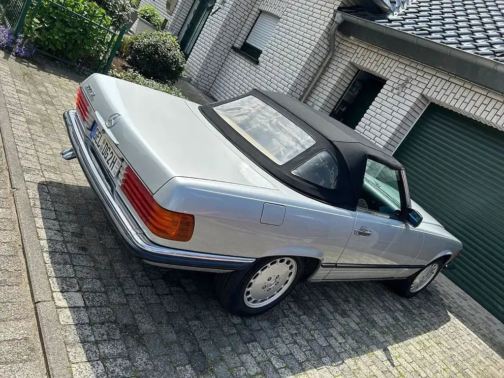 Gebraucht Mercedes SL300 179 PS (131 kW) 1989 Silber Cabrio