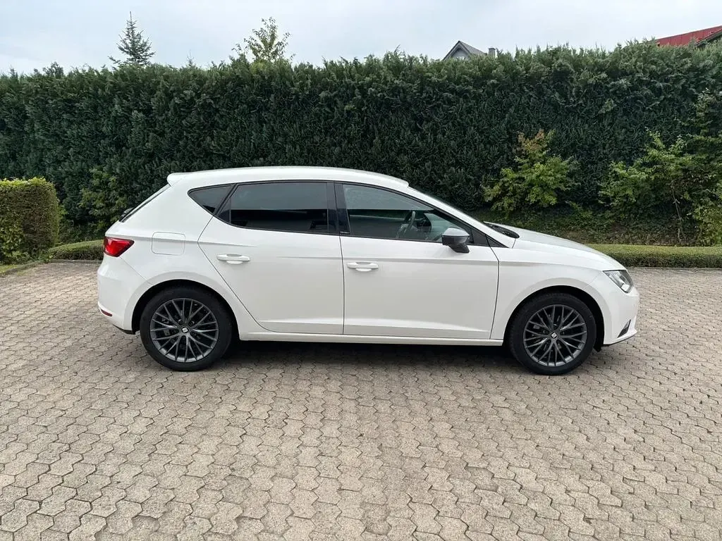 Gebraucht Seat Leon CONNECT 125 PS (91 kW) 2016 Weiß Limousine