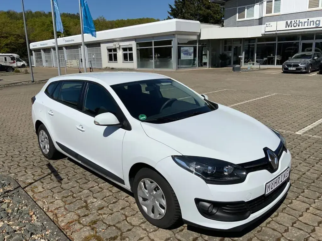 Używany Renault Mégane Authentique 110 KM (80 kW) 2015 Biały Sedan/Limuzyna