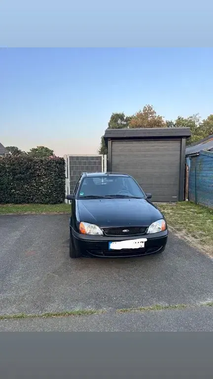 Gebraucht Ford Fiesta Ghia 75 PS (55 kW) 2001 Schwarz Kleinwagen