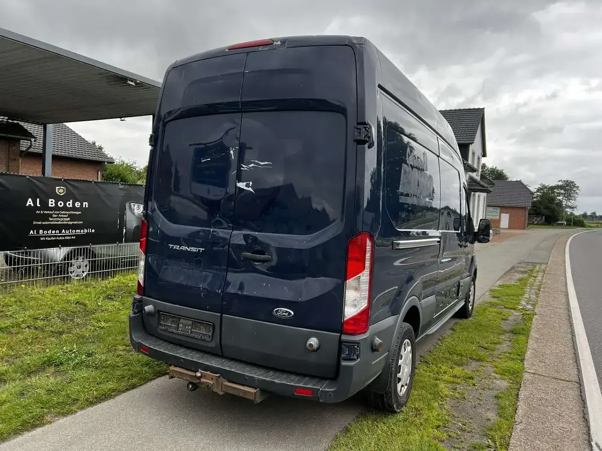Gebraucht Ford Transit Trend 131 PS (96 kW) 2018 Blazerblau Van