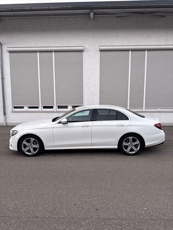 Gebraucht Mercedes E350 AMG line 258 PS (189 kW) 2016 Weiß Limousine