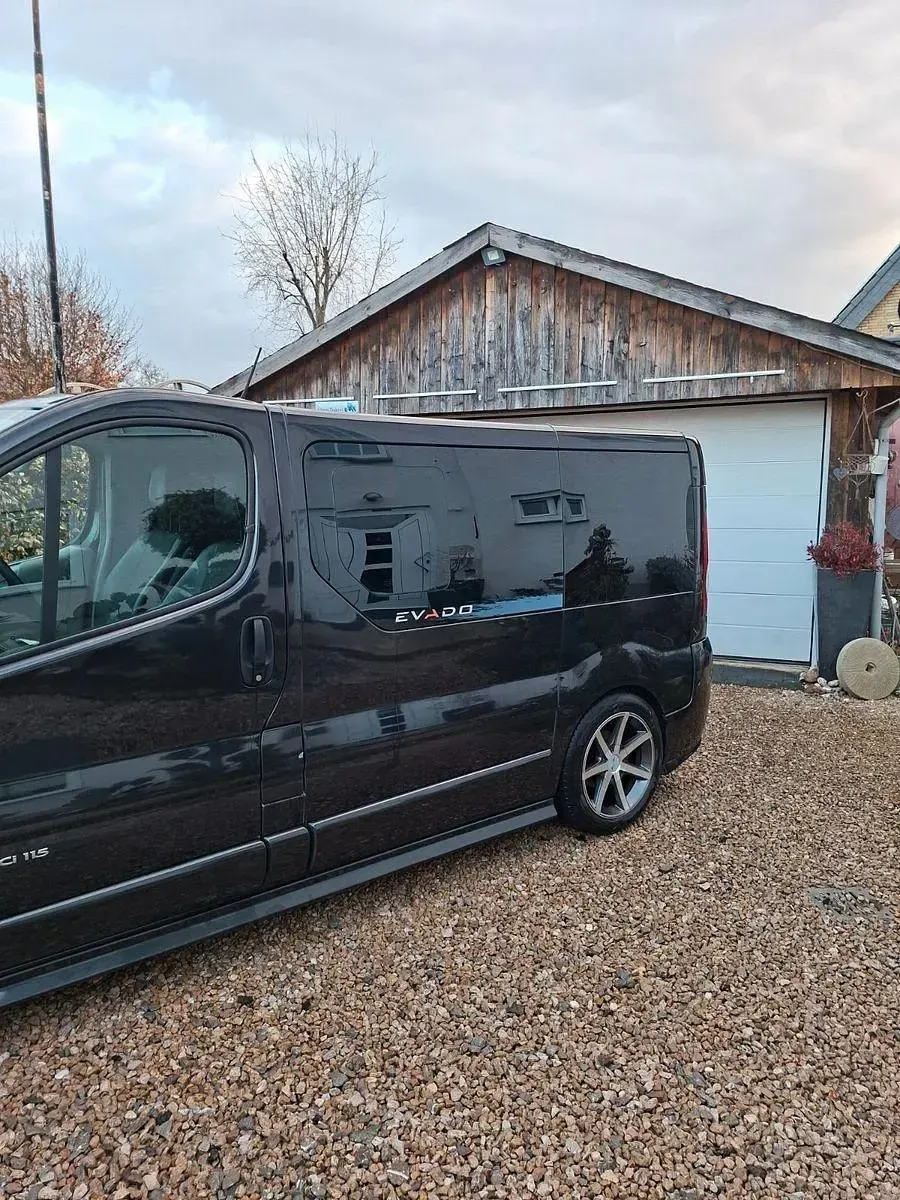 Gebraucht Renault Trafic 114 PS (83 kW) 2014 Schwarz Van / Kleinbus