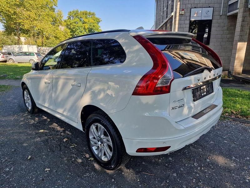Gebraucht Volvo XC60 Kinetic 190 PS (139 kW) 2016 Weiß SUV