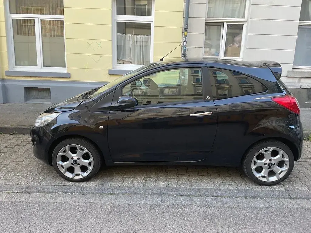 Gebraucht Ford Ka Ambiente 69 PS (50 kW) 2012 Schwarz Kleinwagen