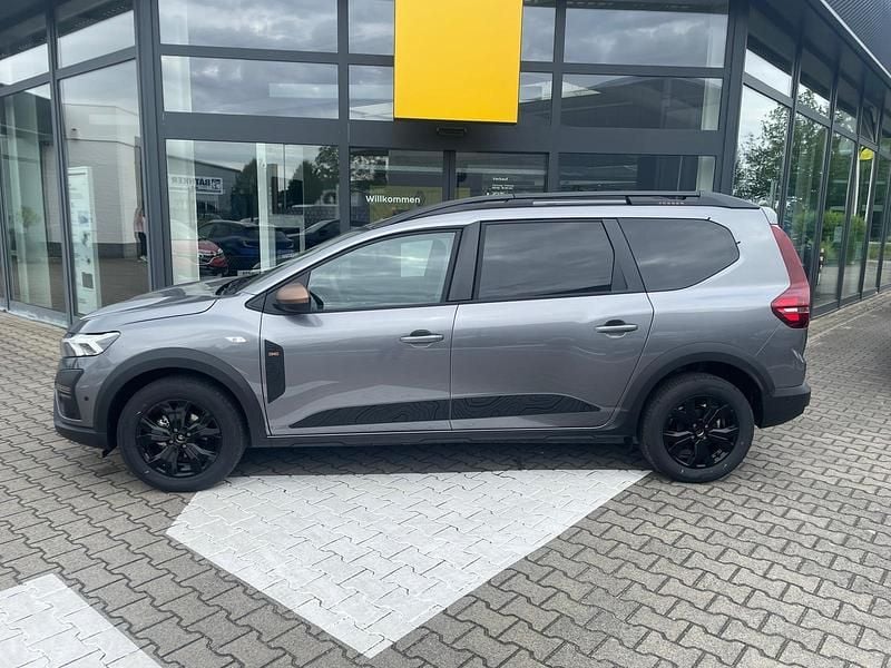 Neu Dacia Jogger Extreme 101 PS (74 kW) 2025 Dolomitgrau (grau) Van / Kleinbus