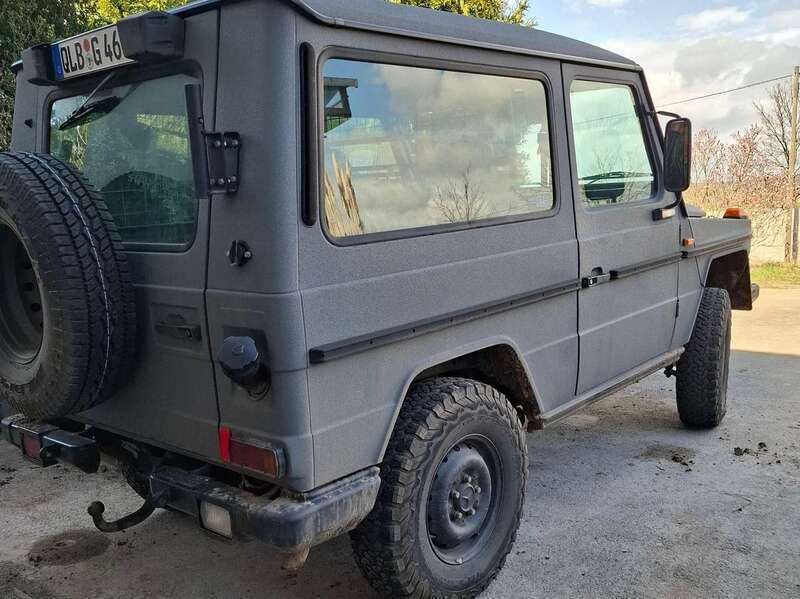 Grau Gebraucht 1981 Mercedes G290 SUV | 51.000 € - Bild 1/4