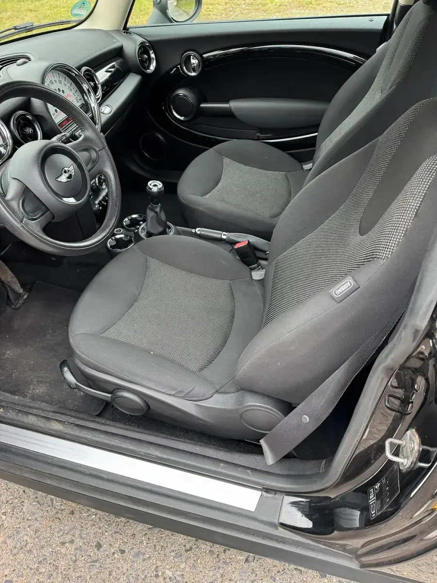 Gebraucht Mini Cooper 116 PS (85 kW) 2013 Schwarz Kleinwagen