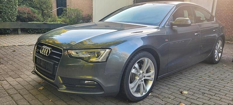 Grau Gebraucht 2012 Audi A5 Sportback S-Line Kleinwagen | 8.888 € (Fairer Preis) - Bild 1/4