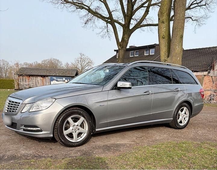 Gebraucht Mercedes E220 170 PS (125 kW) 2012 Silber Kombi