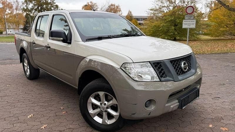 Schwarz Gebraucht 2015 Nissan Navara XE Abholung | 8.999 € (Fairer Preis) - Bild 1/4