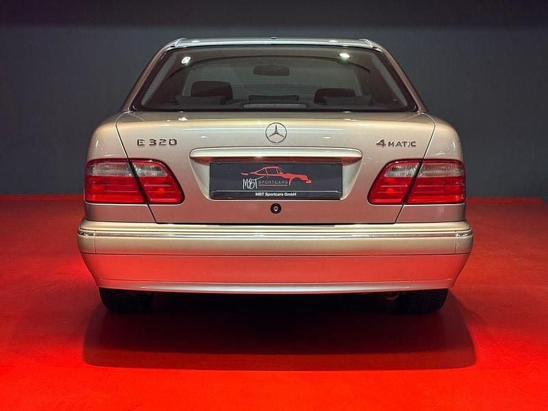 Gebraucht Mercedes E320 Elegance 224 PS (164 kW) 1999 Beige Limousine