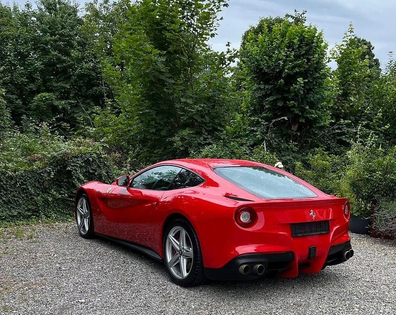 Gebraucht Ferrari F12 741 PS (545 kW) 2013 Rot Coupé
