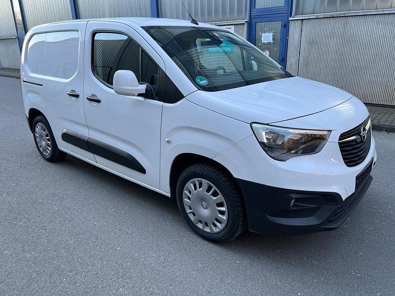 Weiß Gebraucht 2019 Opel Combo Edition Van / Kleinbus | 8.500 € (Fairer Preis) - Bild 1/4