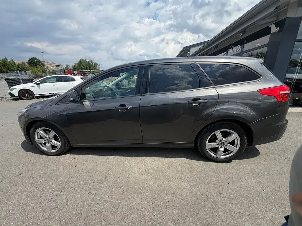 Gebraucht Ford Focus Business Edition 120 PS (88 kW) 2016 Grau Limousine