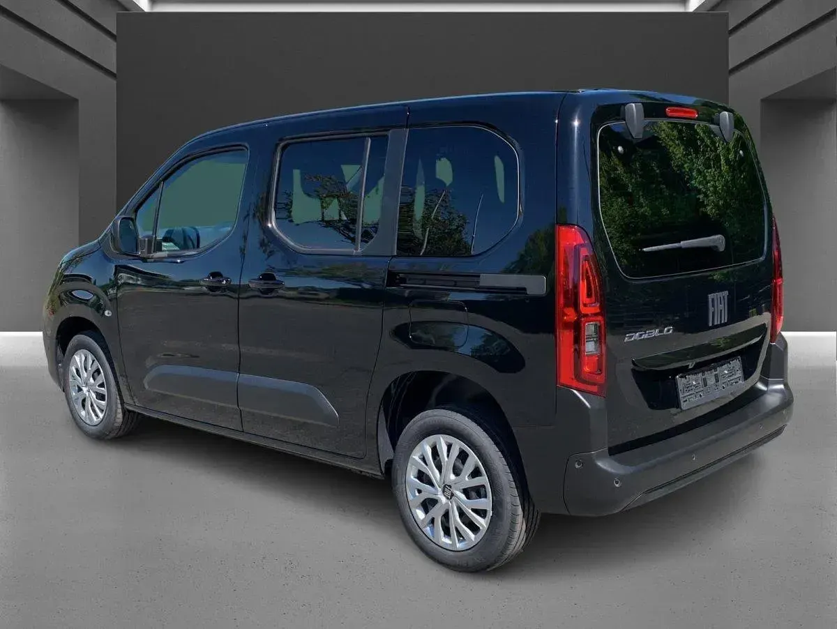 Neu Fiat Doblò 102 PS (75 kW) 2026 Cinema schwarz Van / Kleinbus