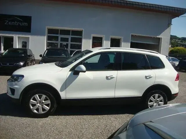 Gebraucht VW Touareg 262 PS (192 kW) 2015 Weiß SUV