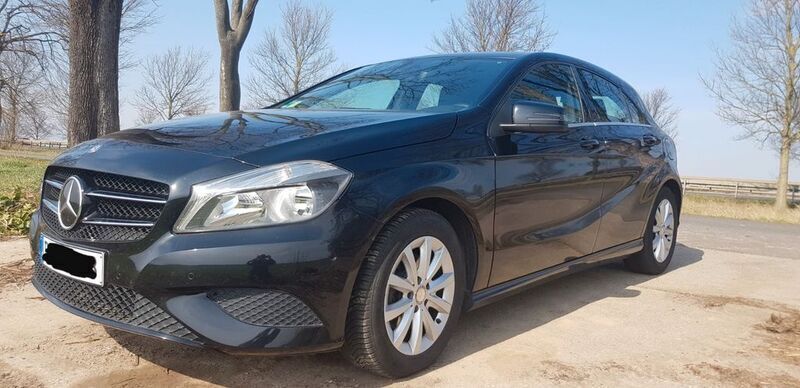 Schwarz Gebraucht 2013 Mercedes A180 Style Limousine | 8.990 € (Guter Preis) - Bild 1/4