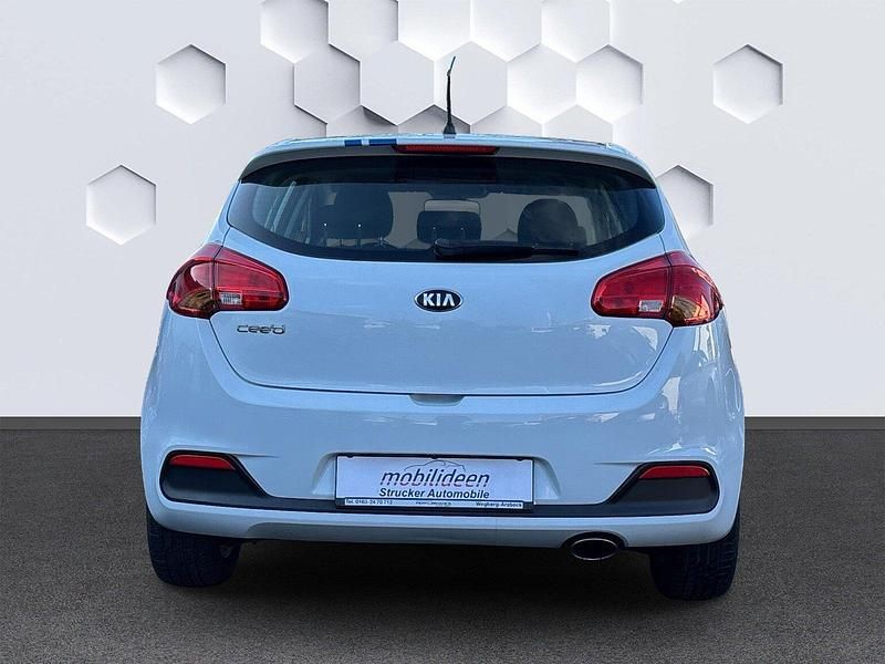 Gebraucht Kia Ceed Edition 7 101 PS (74 kW) 2013 (wd) cassa with Kleinwagen