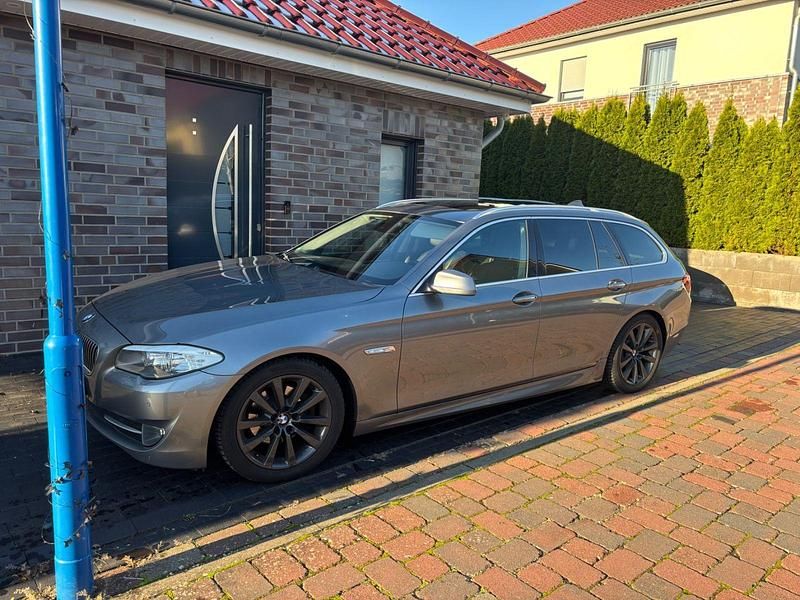 Gebraucht BMW 520 M Performance 200 PS (147 kW) 2011 Grau Kombi