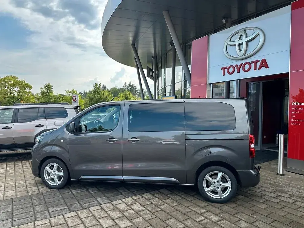 Gebraucht Toyota Proace Verso Comfort 177 PS (130 kW) 2020 Grau Kombi
