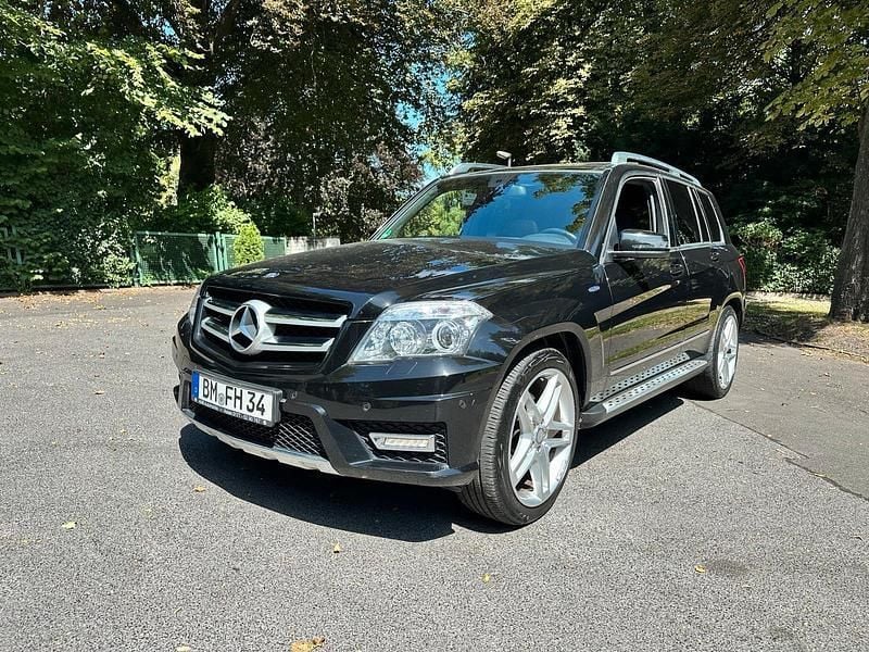 Schwarz Gebraucht 2011 Mercedes GLK220 AMG SUV | 14.900 € - Bild 1/4