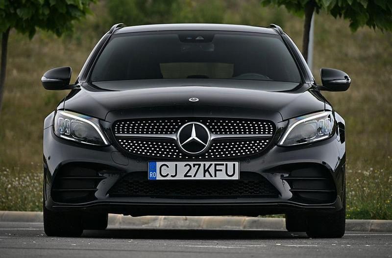 Schwarz Gebraucht 2019 Mercedes C180 AMG line Limousine | 18.900 € (Superpreis) - Bild 1/4