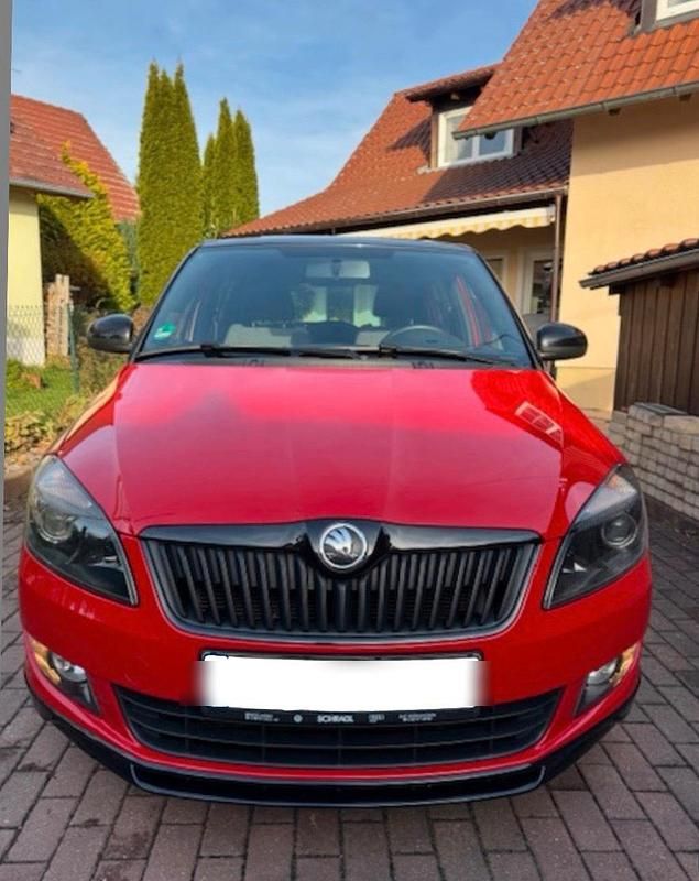 Rot Gebraucht 2014 Skoda Fabia Monte Carlo Kleinwagen | 8.499 € - Bild 1/4