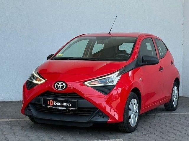 Rot Gebraucht 2021 Toyota Aygo Kleinwagen | 9.919 € (Guter Preis) - Bild 1/4