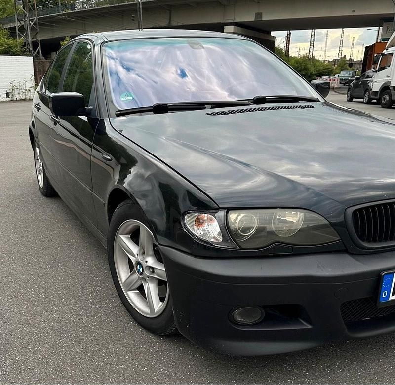 Schwarz Gebraucht 2003 BMW 320 Limousine | 1.500 € (Superpreis) - Bild 1/4