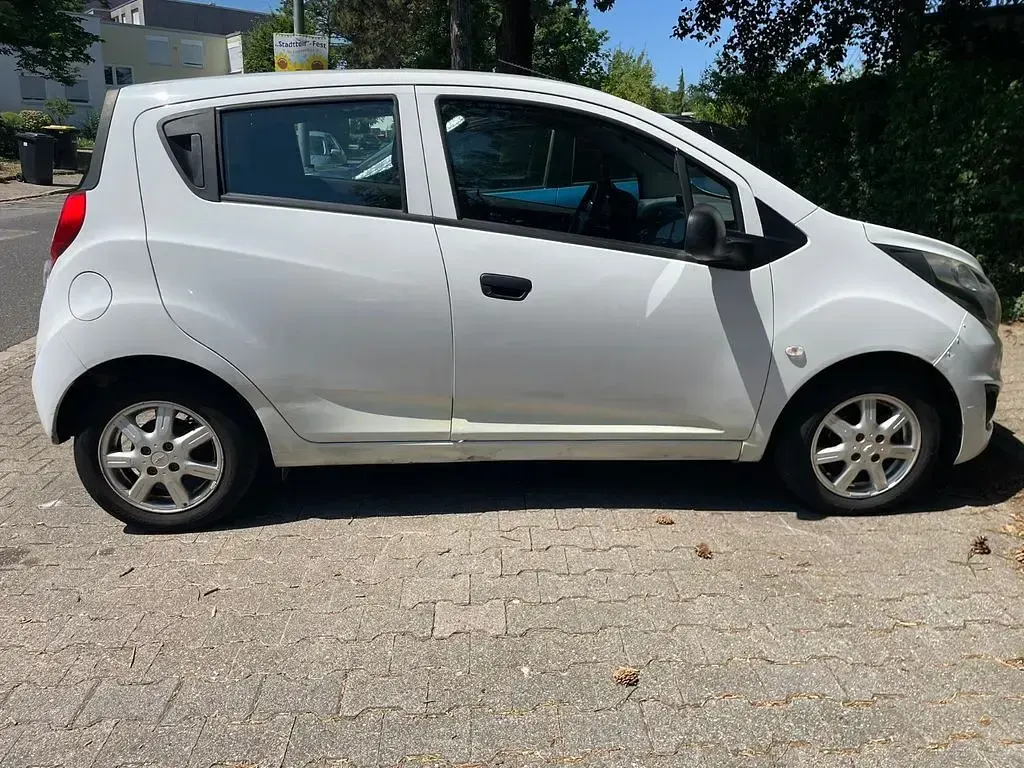 Gebraucht Chevrolet Spark LS 68 PS (50 kW) 2013 Weiß Kleinwagen