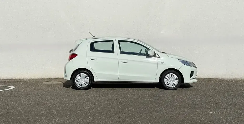Gebraucht Mitsubishi Space Star Spirit 71 PS (52 kW) 2021 Weiß Kleinwagen