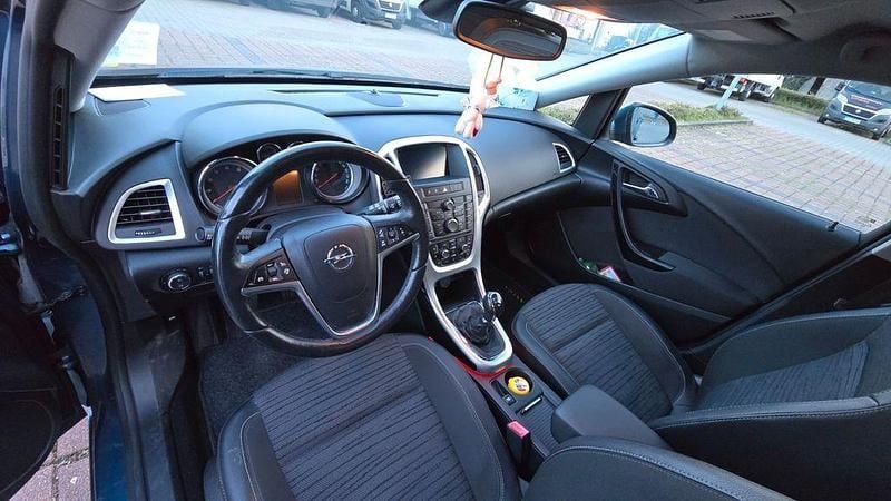 Gebraucht Opel Astra 140 PS (102 kW) 2015 Blau Limousine