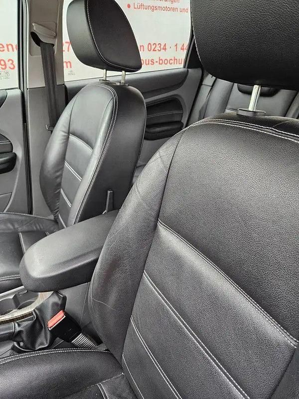 Gebraucht Ford Focus Ghia 145 PS (106 kW) 2010 Grau Kombi