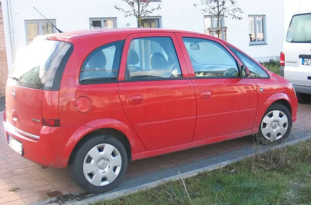 Usata Opel Meriva Innovation 90 CV (66 kW) 2009 Rosso Monovolume
