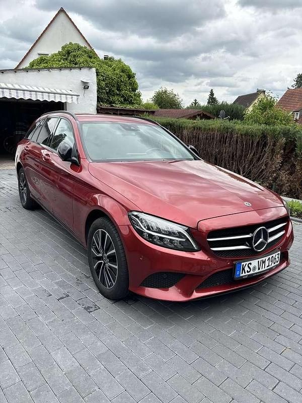 Andere farben Gebraucht 2018 Mercedes C220 Night Kombi | 18.450 € (Guter Preis) - Bild 1/4