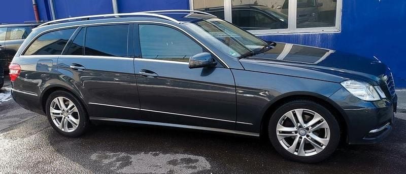 Gebraucht Mercedes E220 Avantgarde 170 PS (125 kW) 2012 Grau Kombi