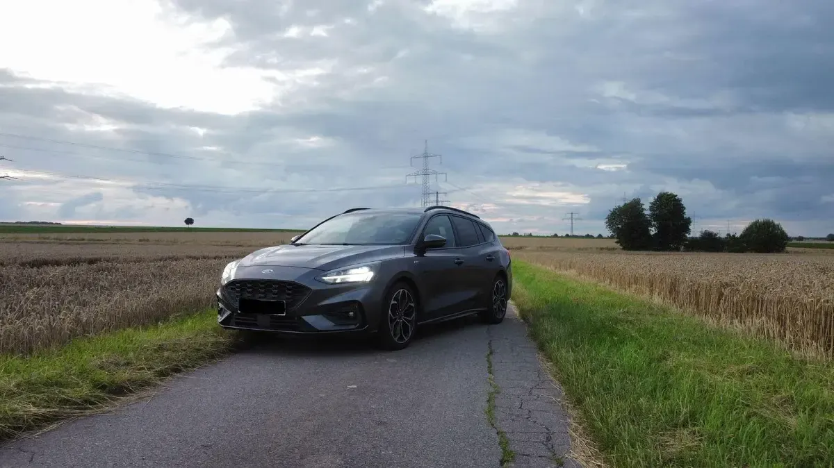 Gebraucht Ford Focus ST-Line 125 PS (91 kW) 2020 Grau Kombi