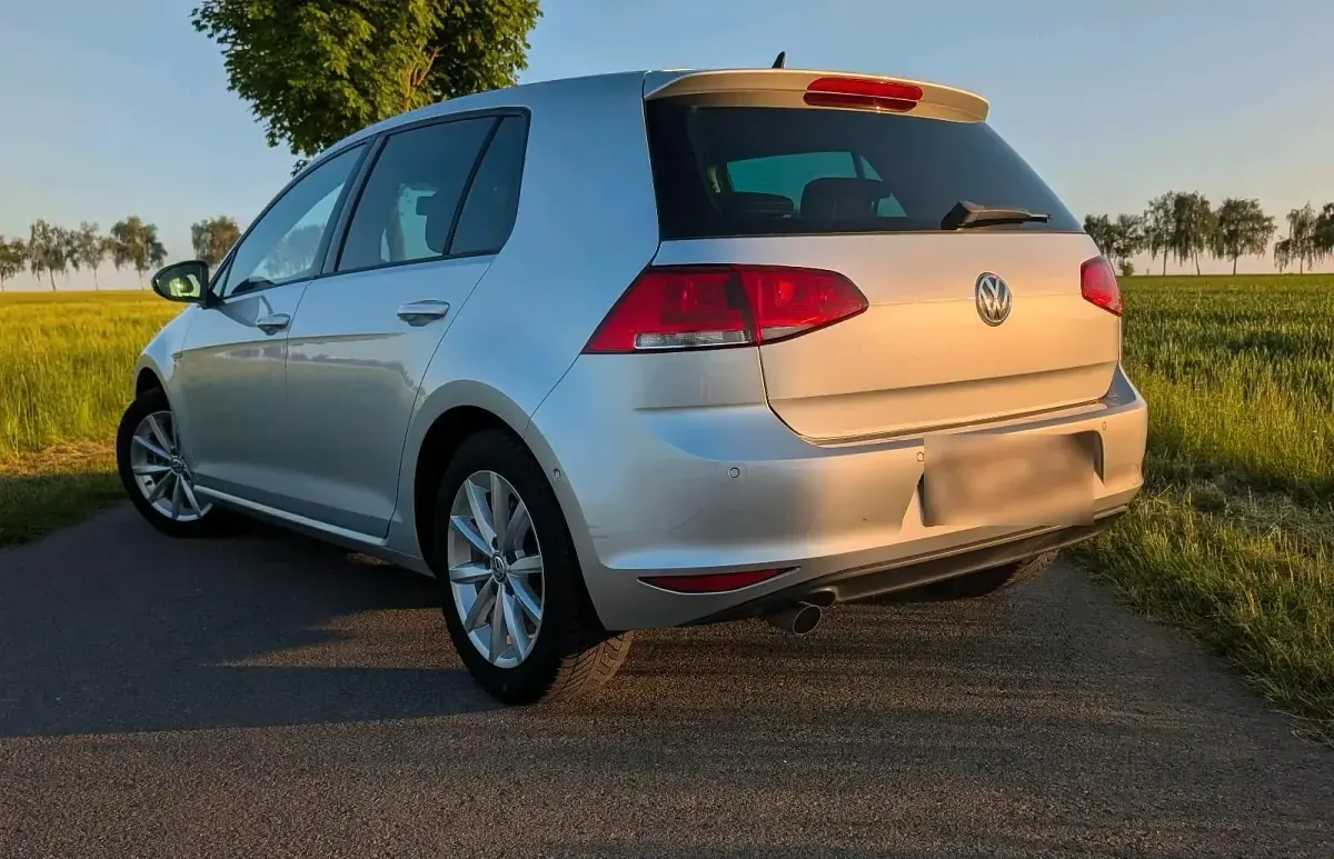 Gebraucht VW Golf VII LOUNGE 110 PS (80 kW) 2015 Silber Limousine