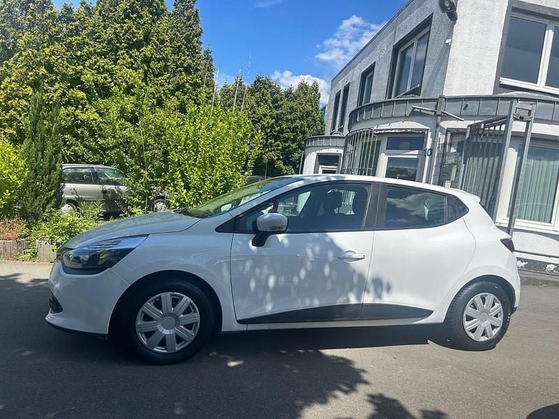 Weiß Gebraucht 2014 Renault Clio IV Expression Kleinwagen | 6.290 € (Guter Preis) - Bild 1/4
