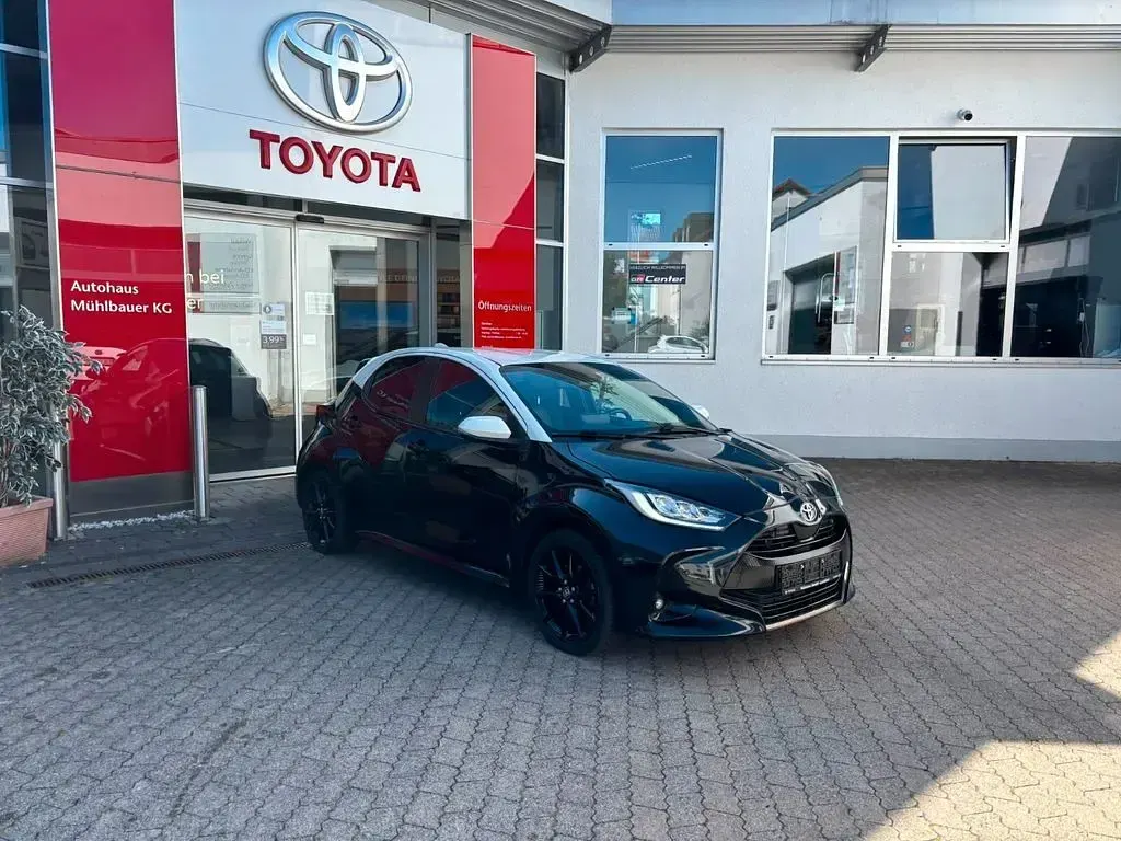 Gebraucht Toyota Yaris Style 125 PS (91 kW) 2022 Schwarz Kleinwagen