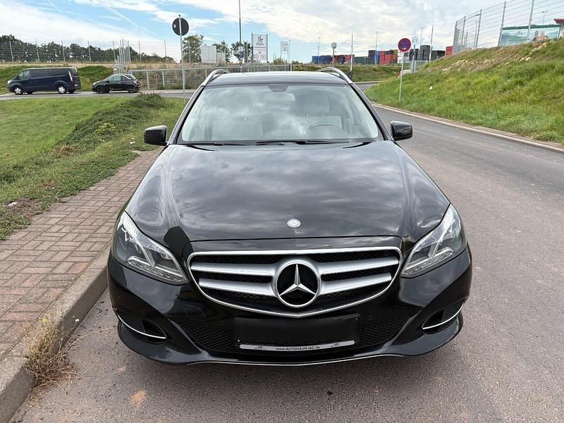 Schwarz Gebraucht 2014 Mercedes E250 Kombi | 12.000 € (Fairer Preis) - Bild 1/4