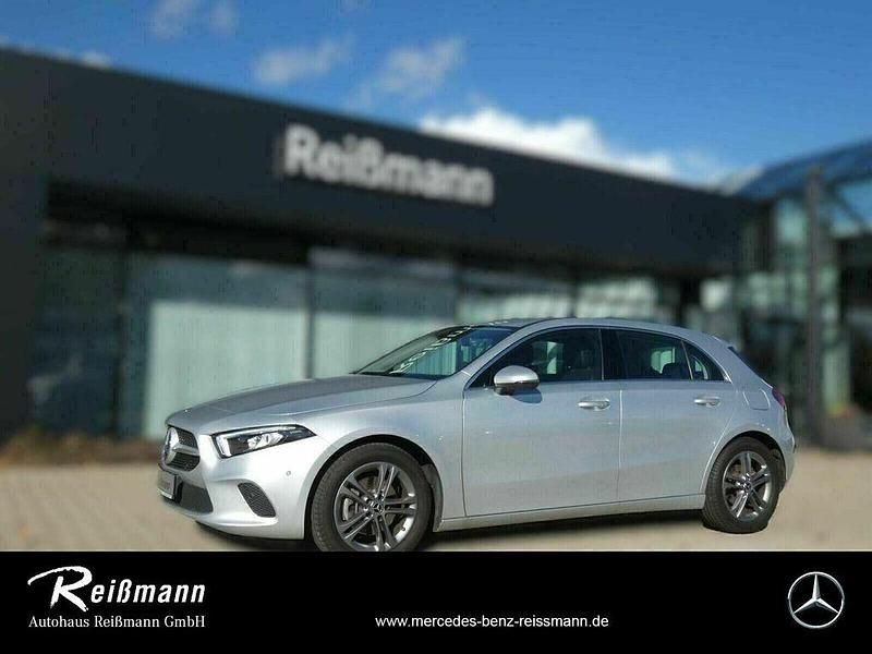 Silber Gebraucht 2019 Mercedes A200 Progressive Limousine | 23.450 € (Guter Preis) - Bild 1/4