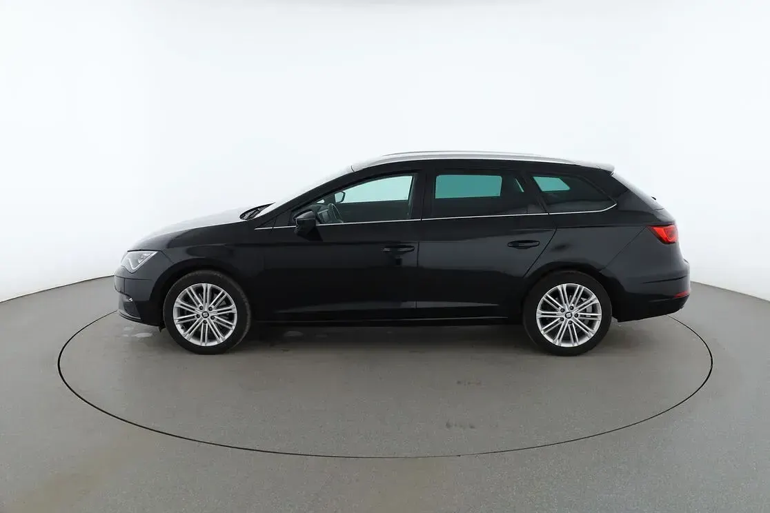 Używany Seat Leon XCELLENCE 180 KM (132 kW) 2018 Czarny Kombi