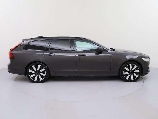 Gebraucht Volvo V90 Plus 455 PS (334 kW) 2025 Platinum grey Kombi