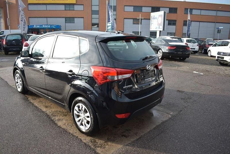 Gebraucht Hyundai ix20 Classic 90 PS (66 kW) 2016 Schwarz Kleinwagen
