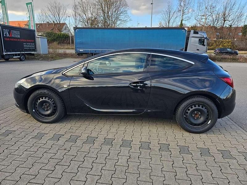 Gebraucht Opel Astra GTC 165 PS (121 kW) 2014 Schwarz Limousine