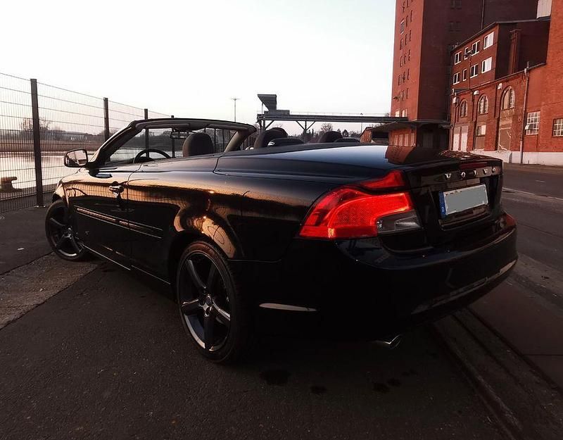 Gebraucht Volvo C70 Summum 150 PS (110 kW) 2011 Schwarz Cabrio