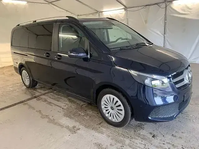 Gebraucht Mercedes V250 190 PS (139 kW) 2020 Cavansitblau metallic Van / Kleinbus